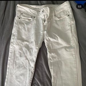 White levi demi curved skinny jeans!!